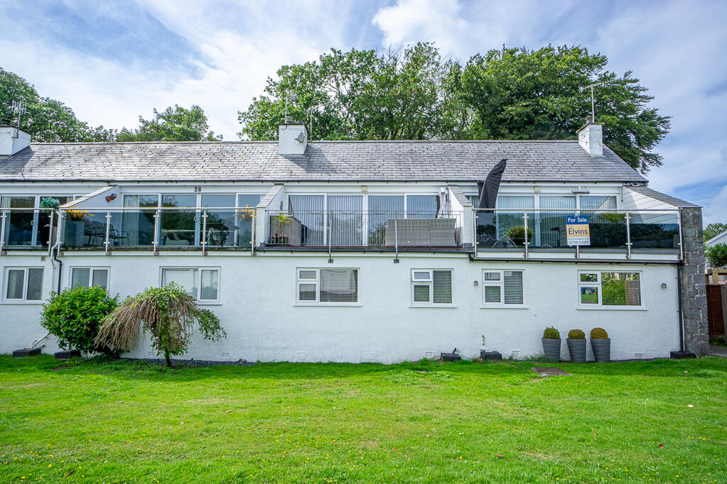 2 bedroom terraced house for sale in 27 Glyn Y Mor, Llanbedrog, LL53