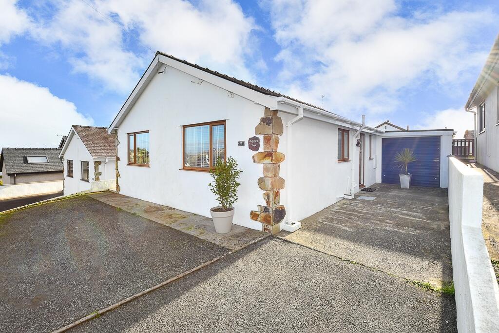 3 bedroom detached house for sale in 73 Cae Du, Abersoch, LL53