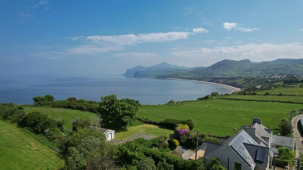 3 bedroom detached house for sale in La Casina, Nefyn, LL53