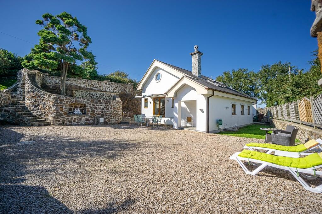 Main image of property: Porth Ceiriad, Cilan, Pwllheli, LL53