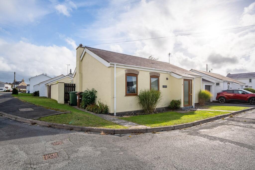 Main image of property: Llwyn Gwalch Estate, Morfa Nefyn, Pwllheli, LL53