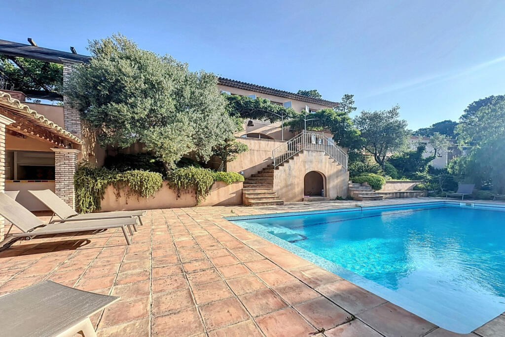 Main image of property: Provence-Alps-Cote d`Azur, Var, Le Plan-de-la-Tour