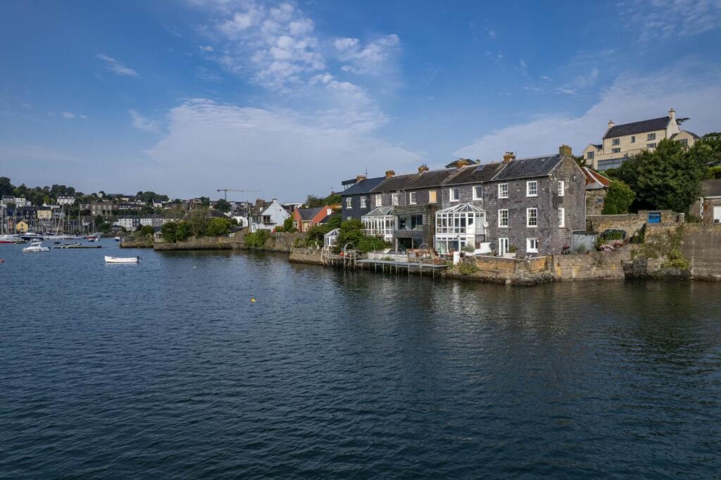 Main image of property: 5 The Terrace, Scilly, Kinsale, Co Cork, P17 P650
