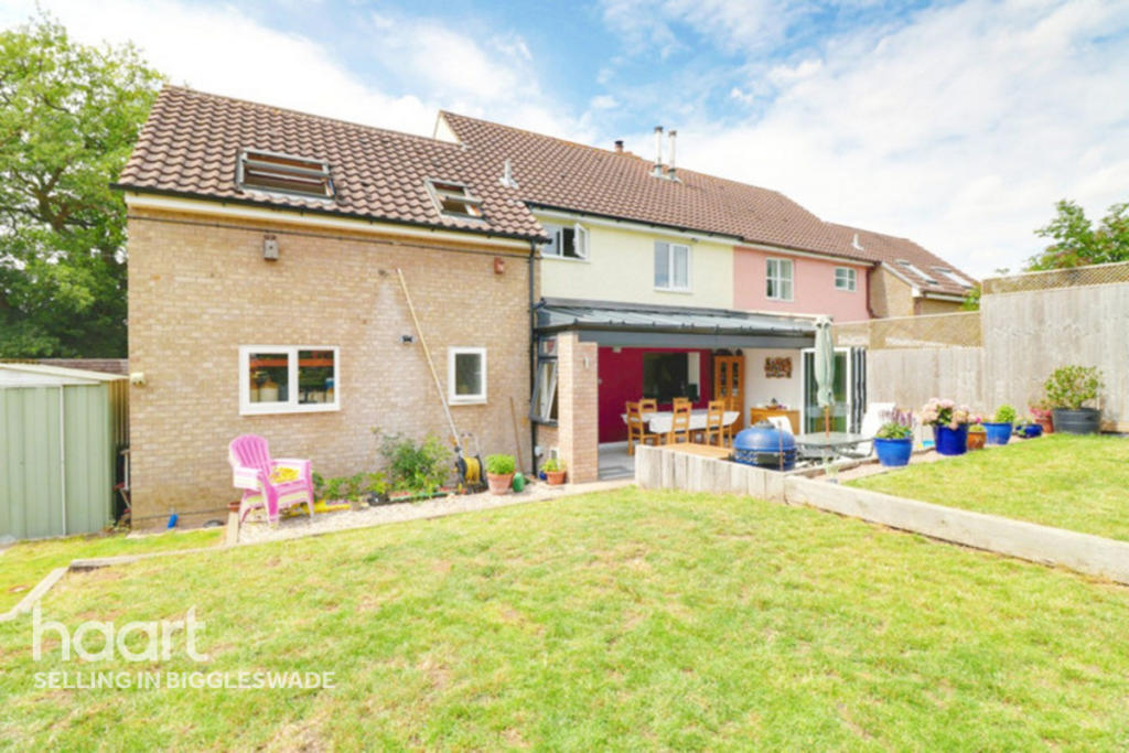 4 bedroom semidetached house for sale in Potton Road, Great Gransden, PE19