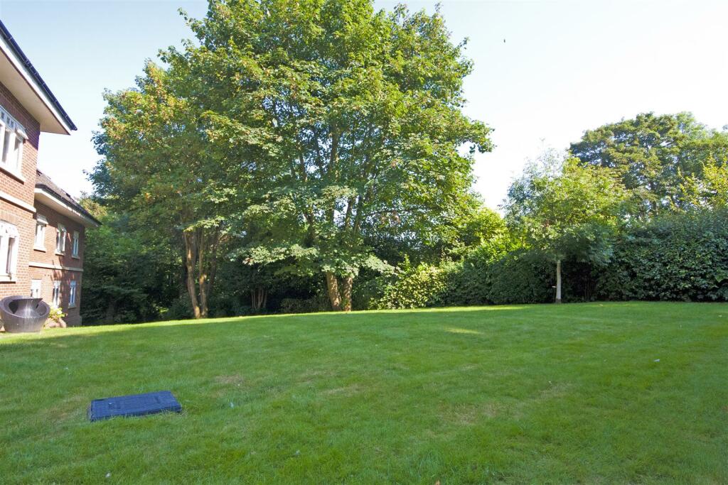 Additional property image - Greenleaves, Clays Hill, Bramber