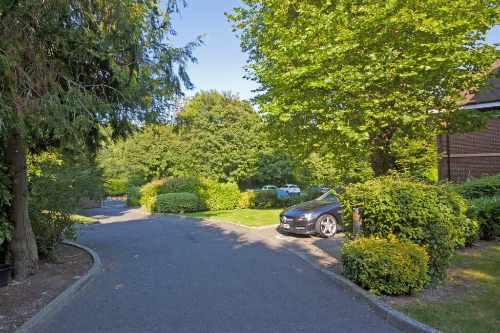 Additional property image - Greenleaves, Clays Hill, Bramber