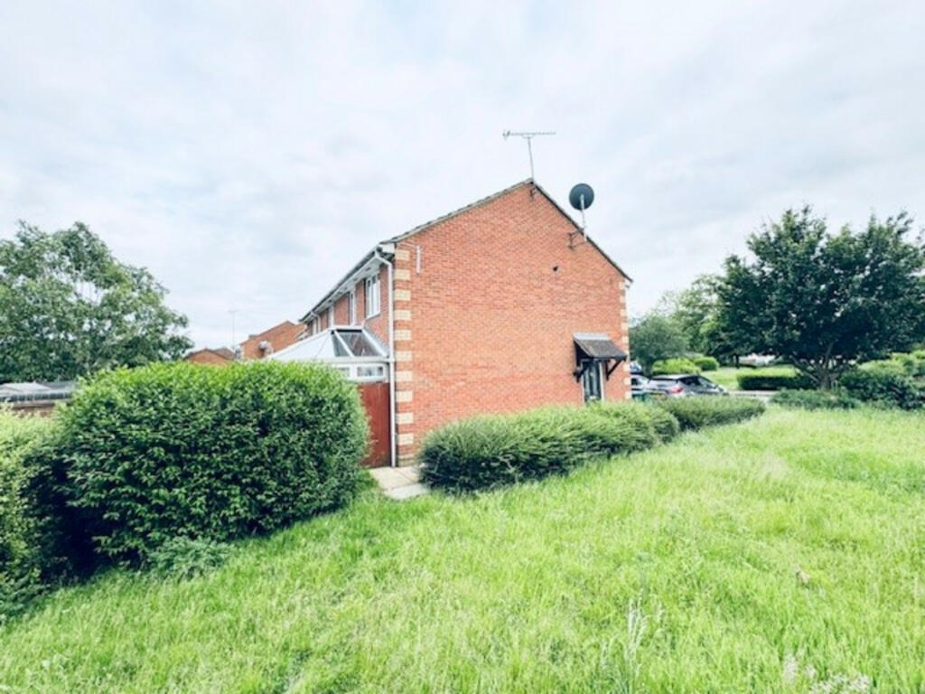 Main image of property: Little Close, Aylesbury, HP20