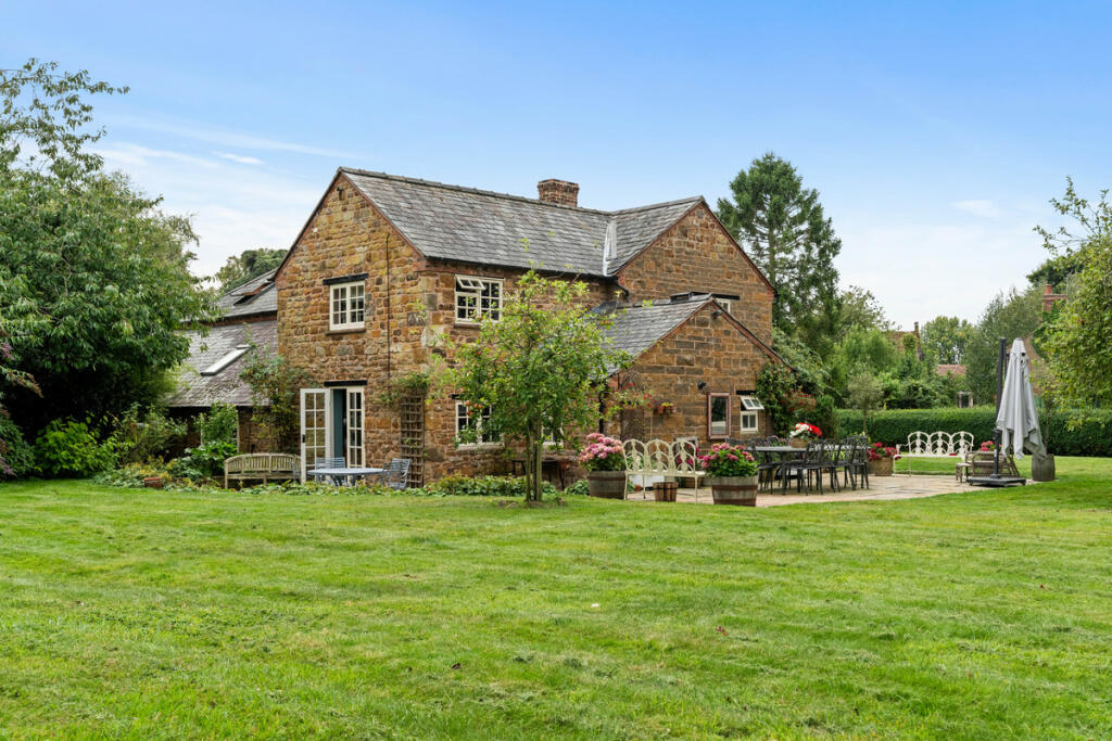 Additional property image - Church End, Priors Hardwick, CV47
