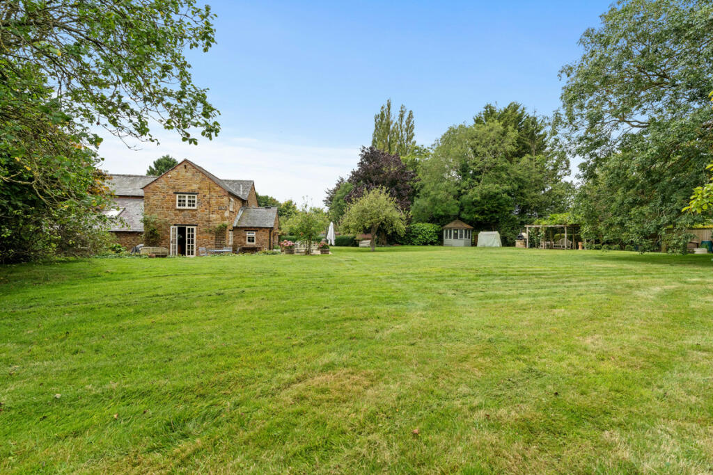 Additional property image - Church End, Priors Hardwick, CV47