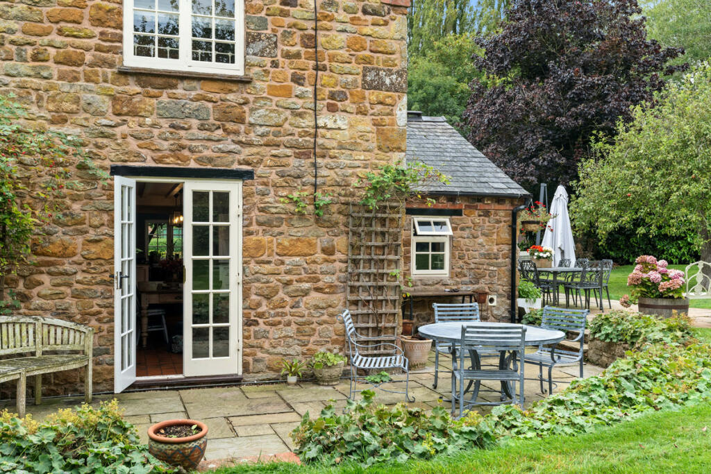 Additional property image - Church End, Priors Hardwick, CV47