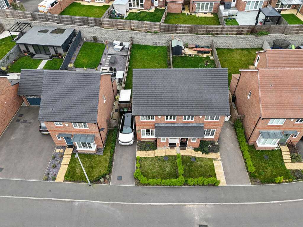 Additional property image - Polar Avenue, Nuneaton, CV10