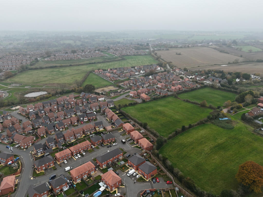 Additional property image - Polar Avenue, Nuneaton, CV10