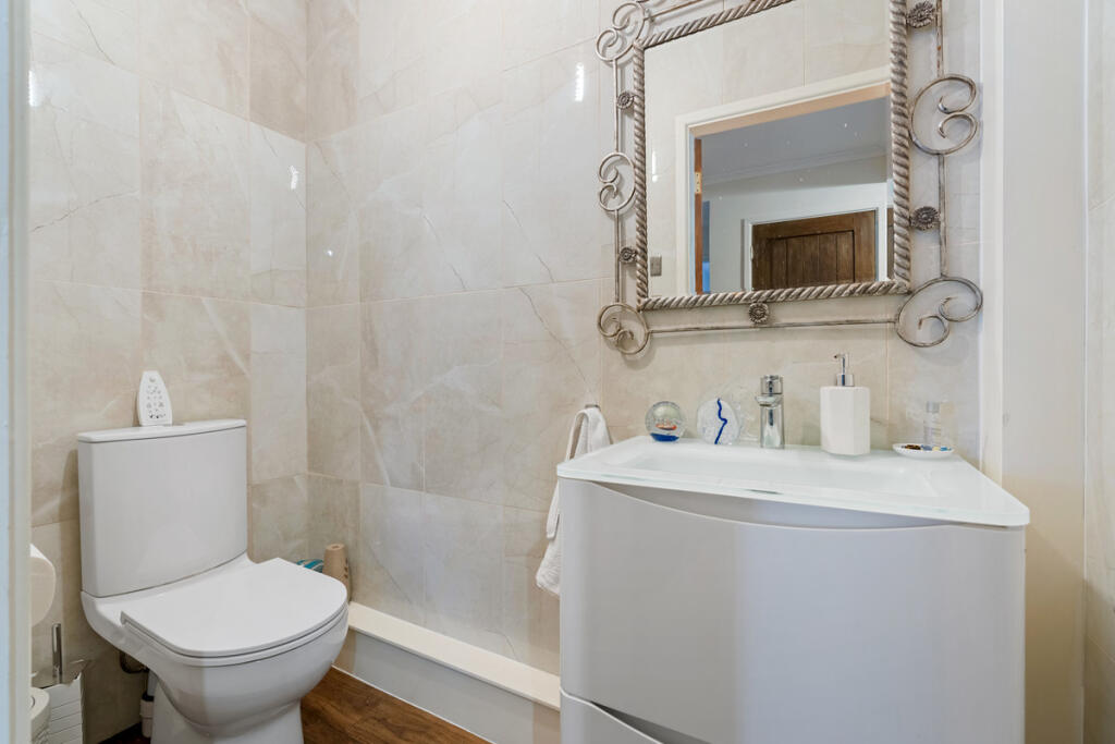 Additional property image - Birmingham Road, Stratford-upon-Avon, CV37