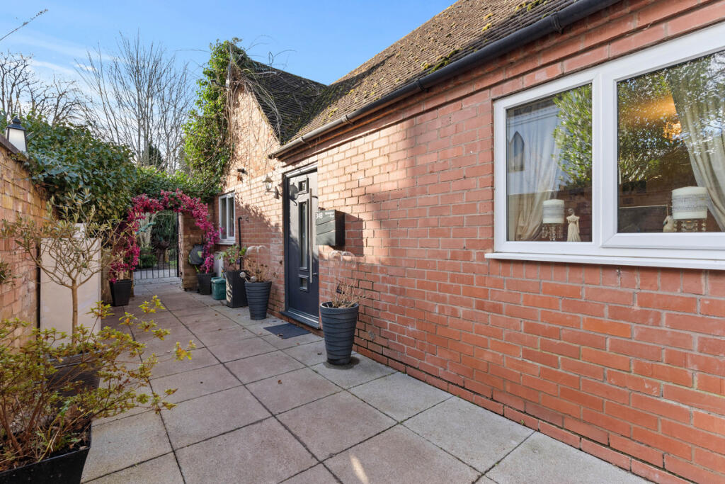 Additional property image - Birmingham Road, Stratford-upon-Avon, CV37