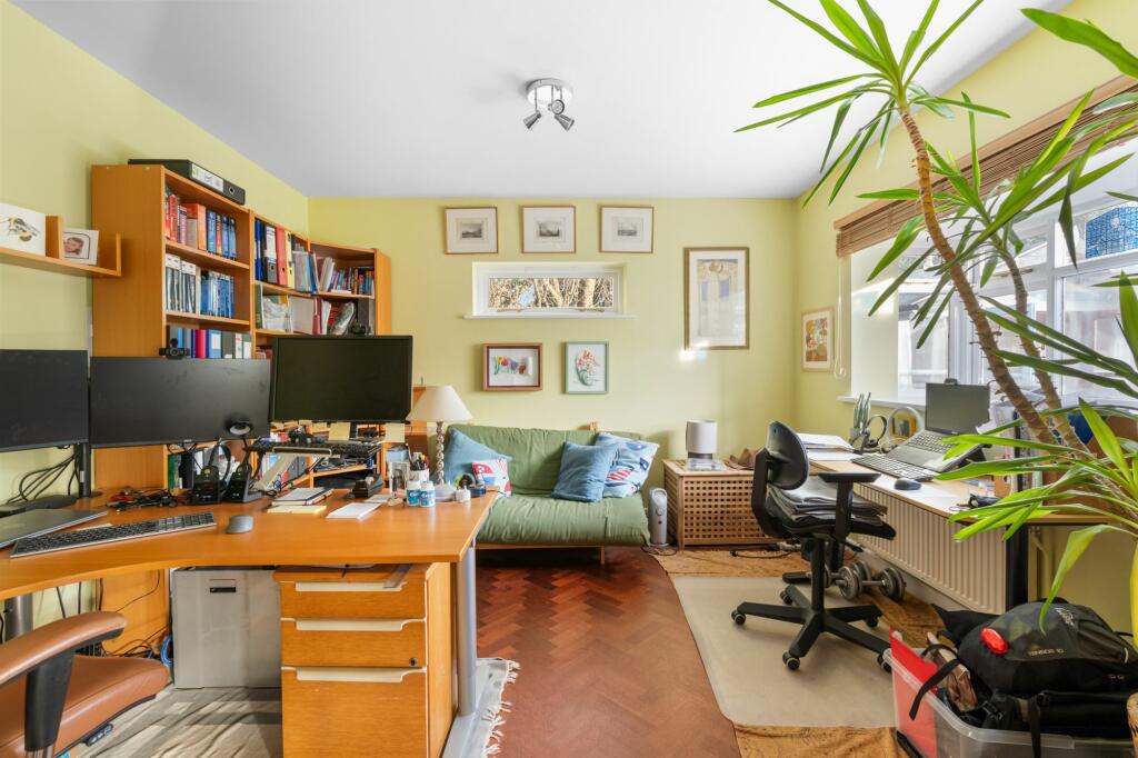 Additional property image - Mailes Close, Barton, CB23