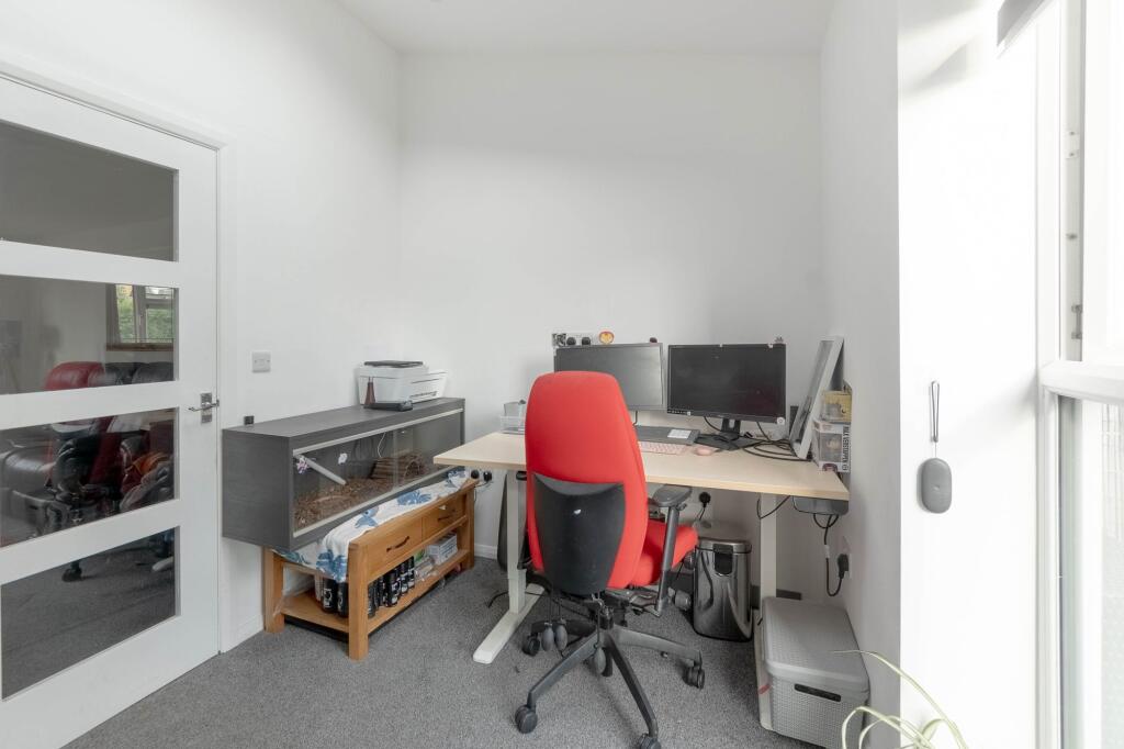 Additional property image - Carlton Way, Cambridge, CB4