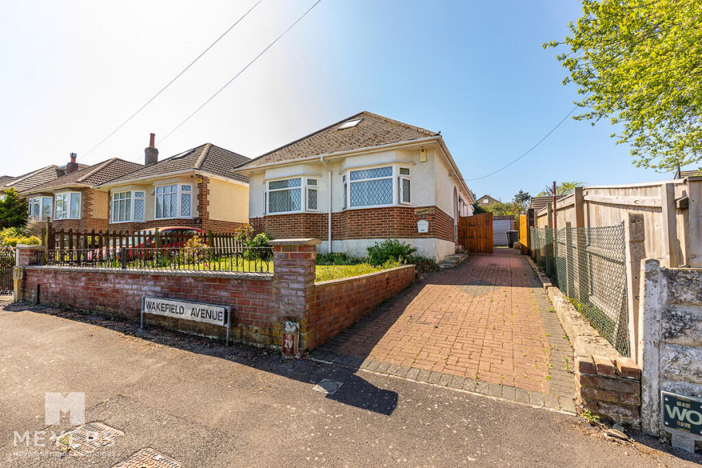 Main image of property: 27 Wakefield Avenue, Bournemouth, BH10 6DS