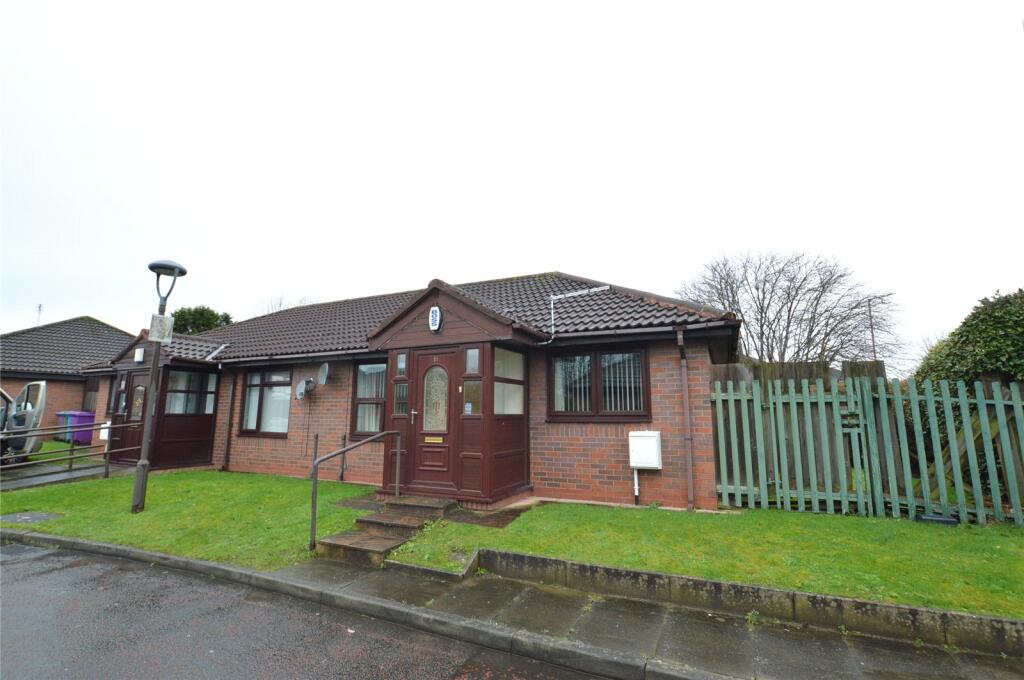 2 bedroom bungalow for sale in Oakwood Close, Belle Vale, Liverpool