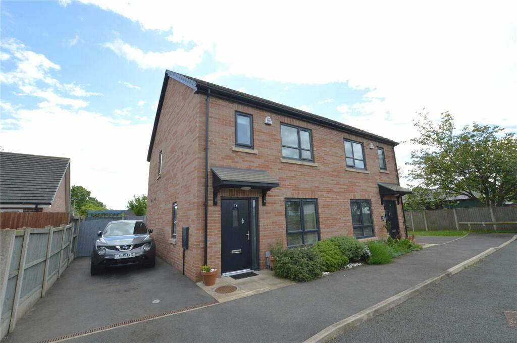 3 bedroom semidetached house for sale in Hesketh Bank, Preston