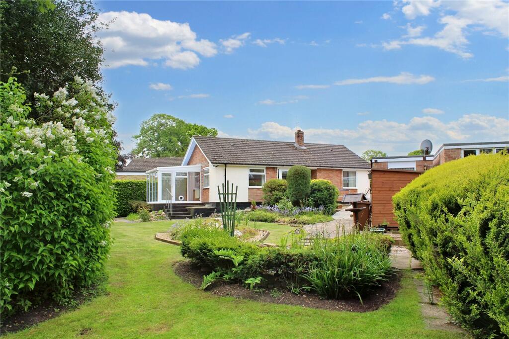 3 bedroom bungalow for sale in Elms Close, Earsham, Bungay, Norfolk, NR35