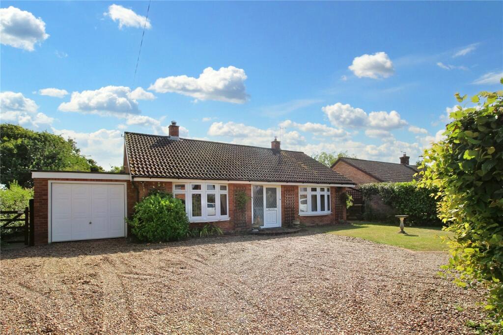 3 bedroom bungalow for sale in Hall Road, Wenhaston, Halesworth