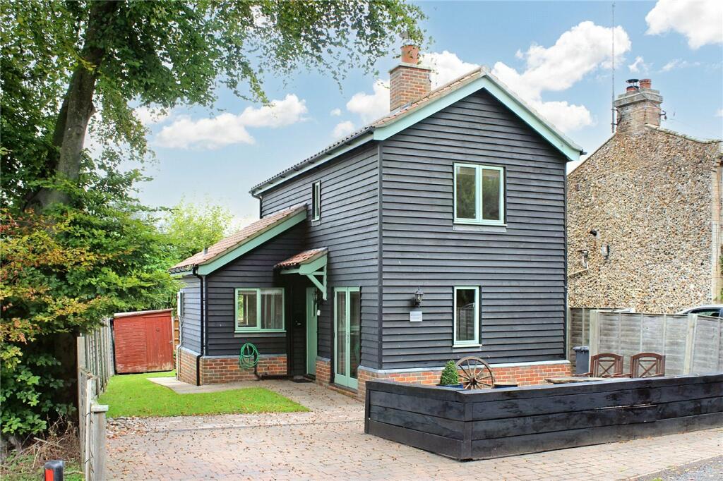 2 bedroom detached house for sale in Mill Street, Middleton, Saxmundham