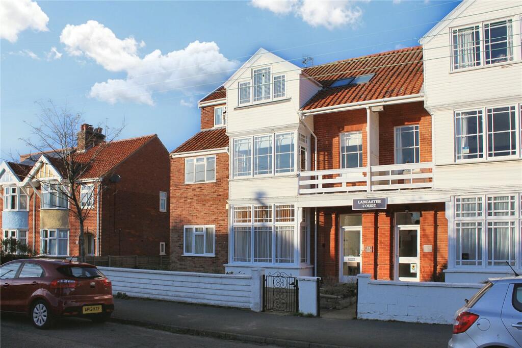 2 bedroom apartment for sale in Pier Avenue, Southwold, Suffolk, IP18