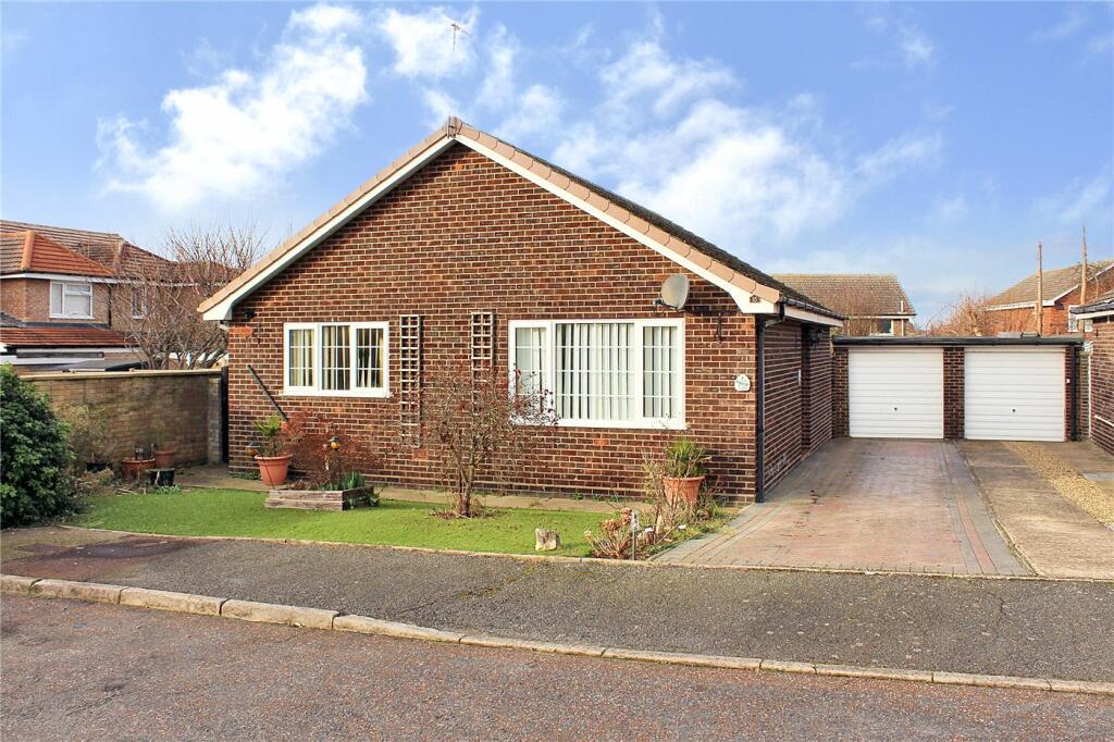 2 bedroom bungalow for sale in Drury Close, Kessingland, Lowestoft
