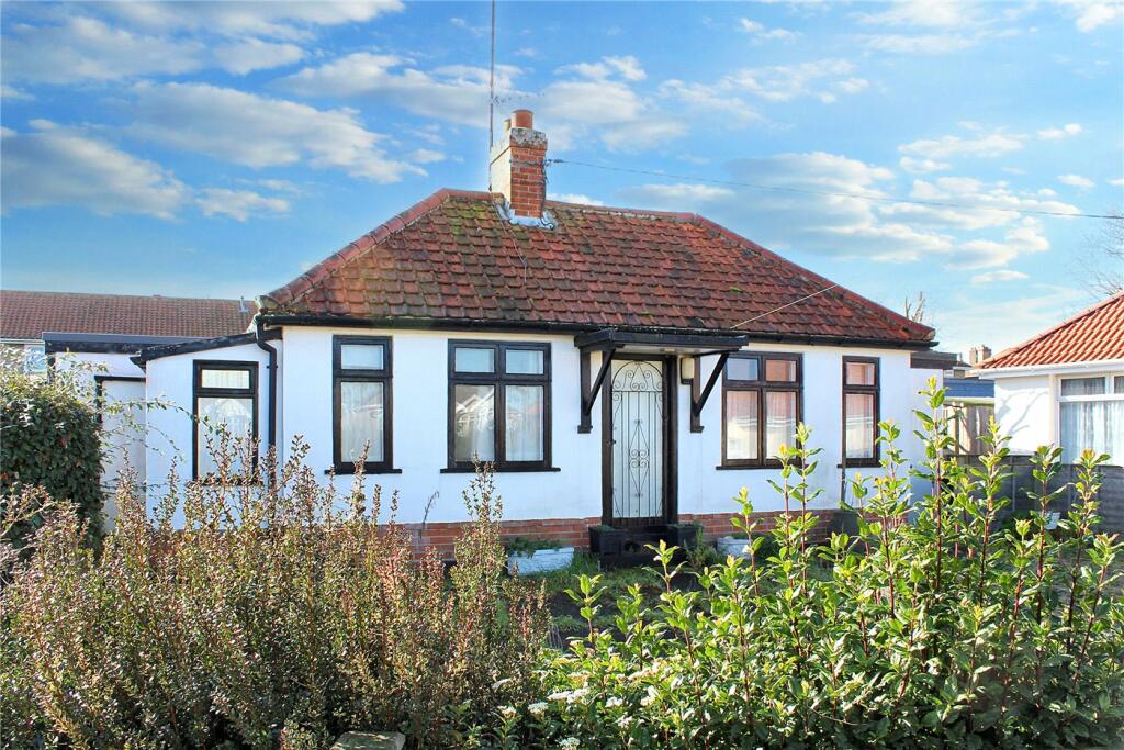1 bedroom bungalow for sale in Pier Avenue, Southwold, Suffolk, IP18