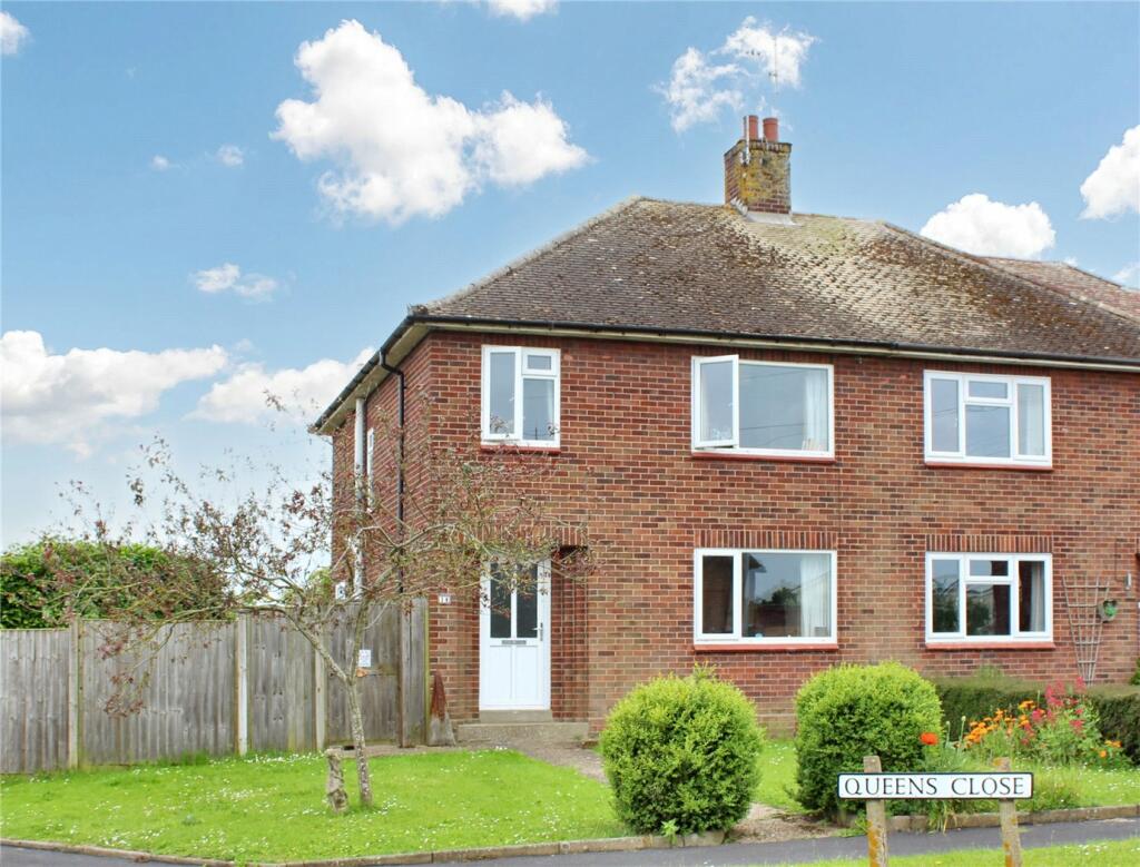 3 bedroom semidetached house for sale in Queens Drive, Halesworth