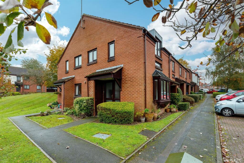 Main image of property: Spring Pool, Warwick