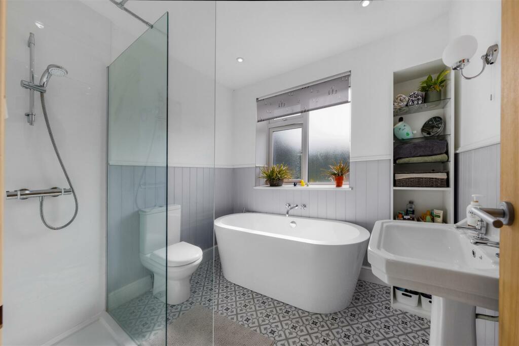 Additional property image - High View Road, Leamington Spa