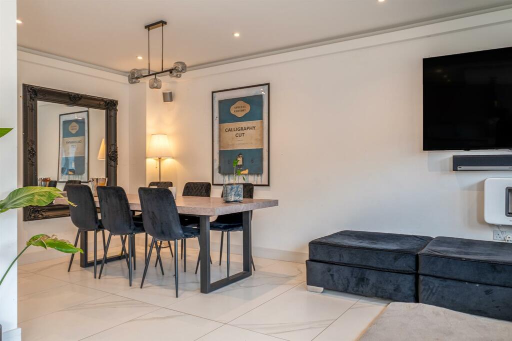 Additional property image - Kestrel Row, Southam