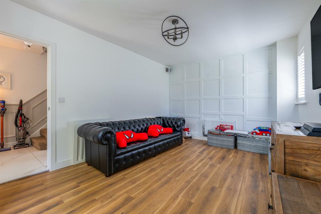 Additional property image - Kestrel Row, Southam