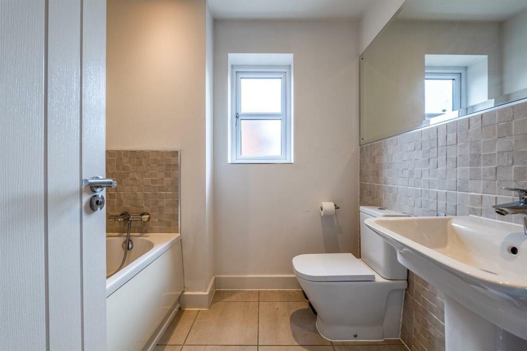Additional property image - Kestrel Row, Southam