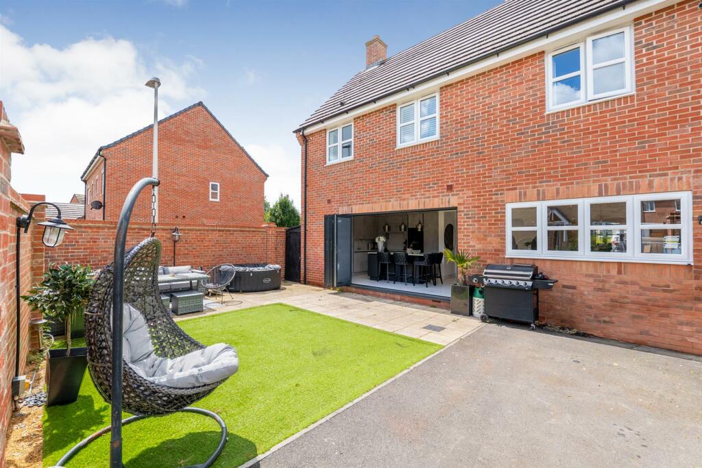 Additional property image - Kestrel Row, Southam