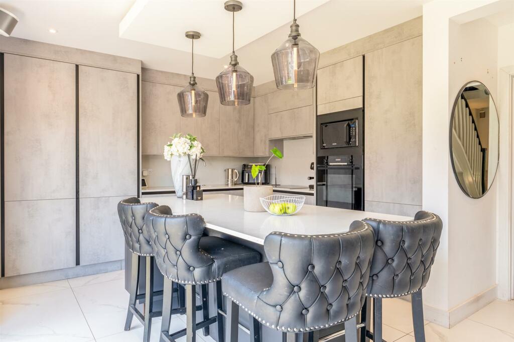 Additional property image - Kestrel Row, Southam