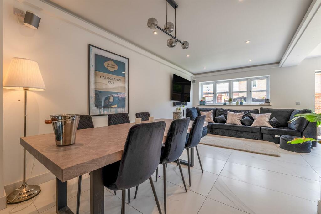 Additional property image - Kestrel Row, Southam