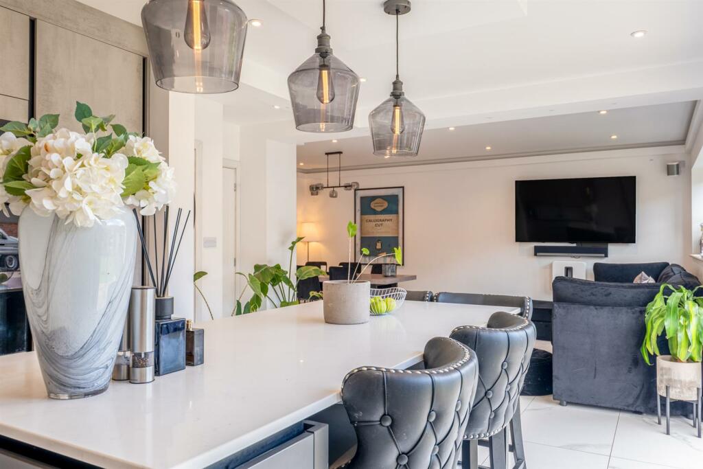 Additional property image - Kestrel Row, Southam
