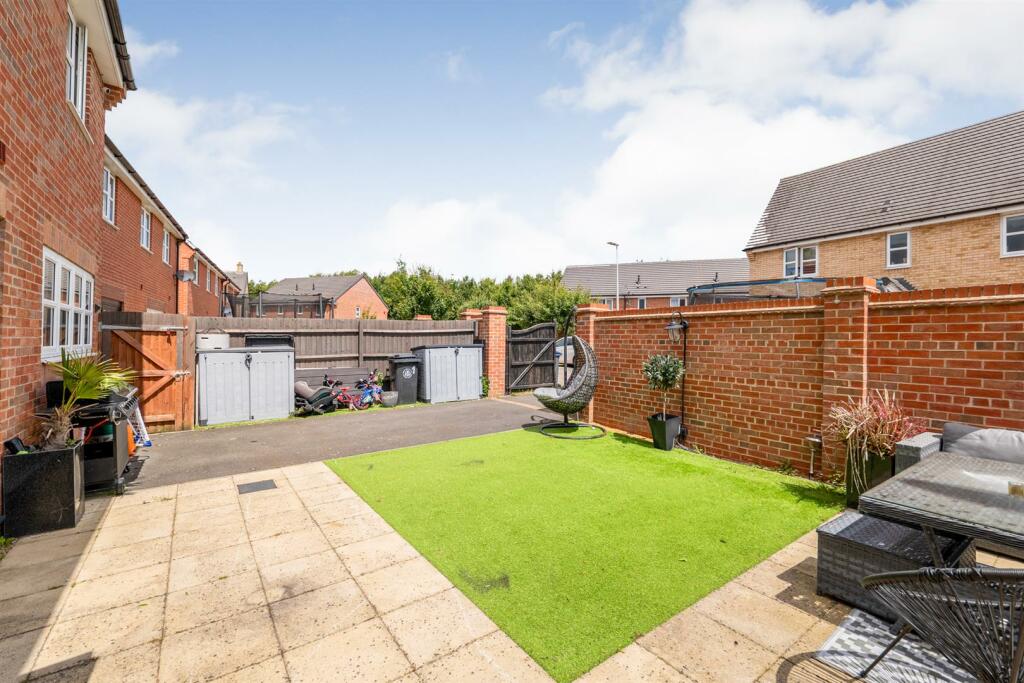 Additional property image - Kestrel Row, Southam