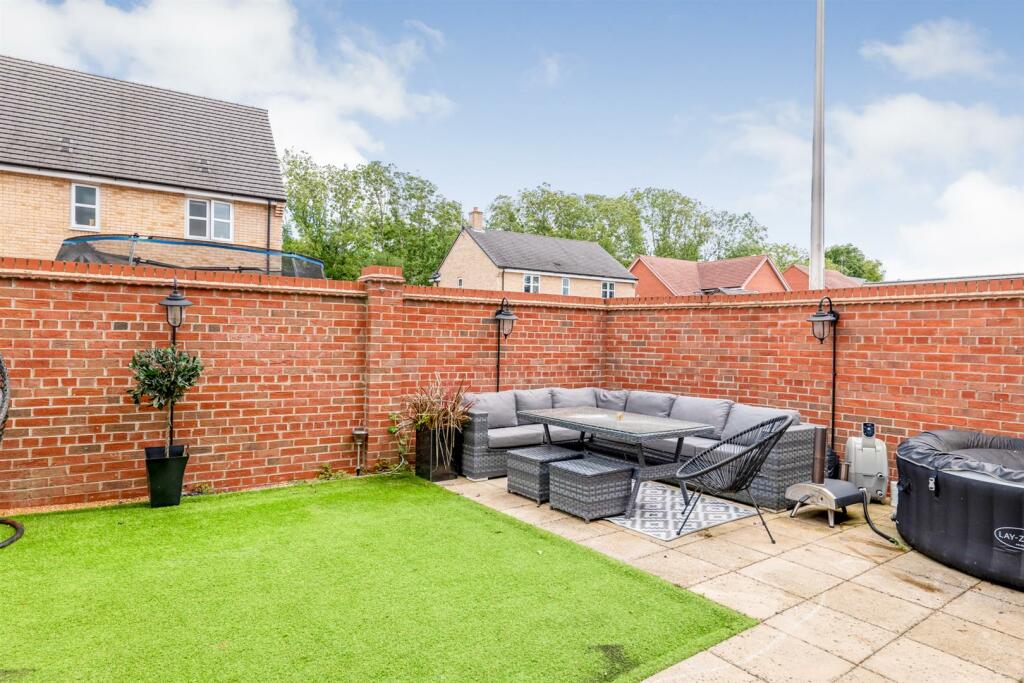 Additional property image - Kestrel Row, Southam