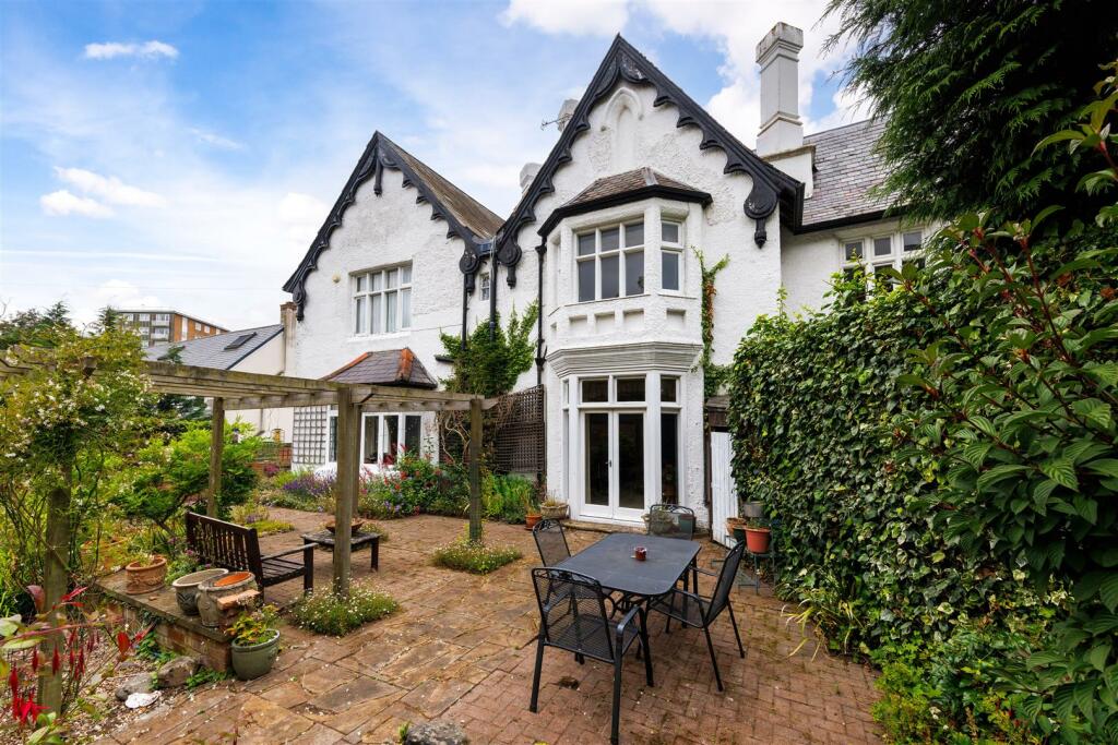 Additional property image - Clarendon Square, Leamington Spa