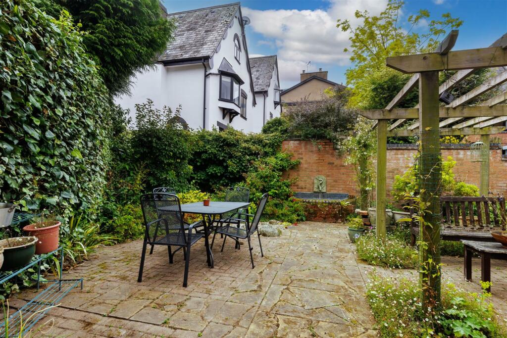 Additional property image - Clarendon Square, Leamington Spa