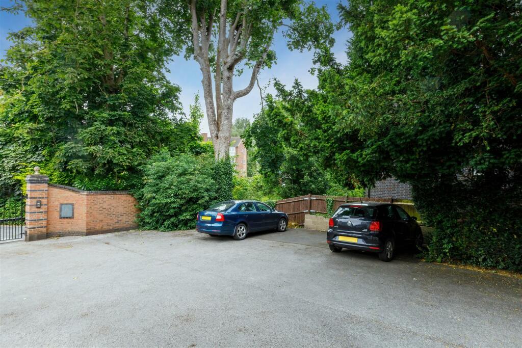 Additional property image - Clarendon Square, Leamington Spa