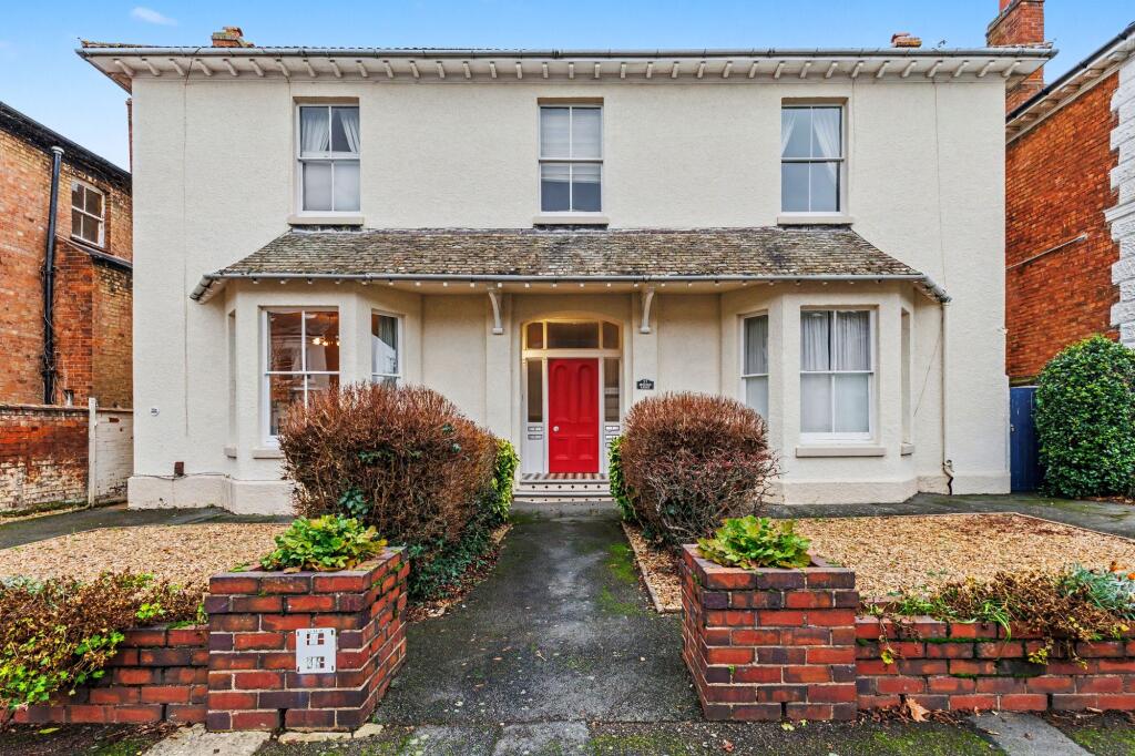 Main image of property: Russell Terrace, Leamington Spa , CV31