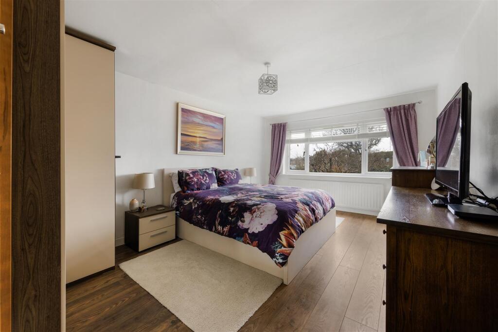Additional property image - Oakwood Grove, Warwick