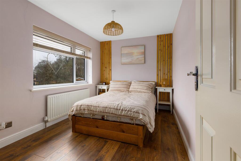 Additional property image - Oakwood Grove, Warwick
