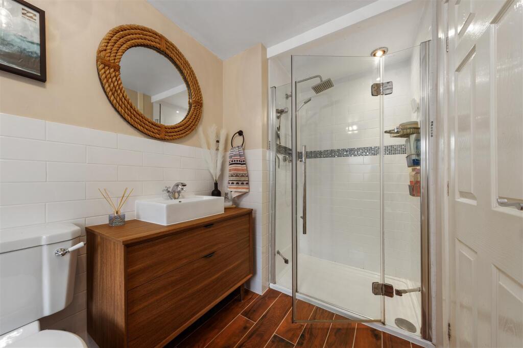 Additional property image - Oakwood Grove, Warwick