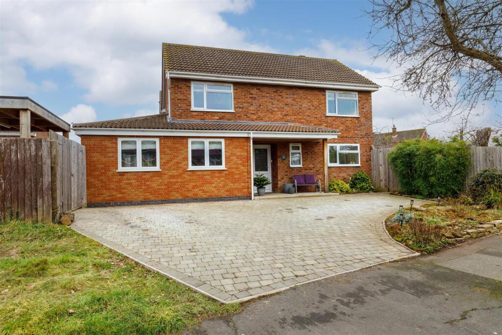 Additional property image - Oakwood Grove, Warwick