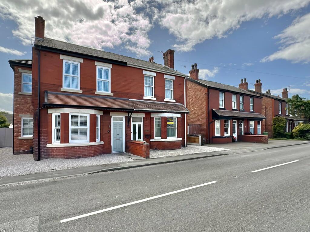 3 bedroom semidetached house for sale in Altcar Road, Formby